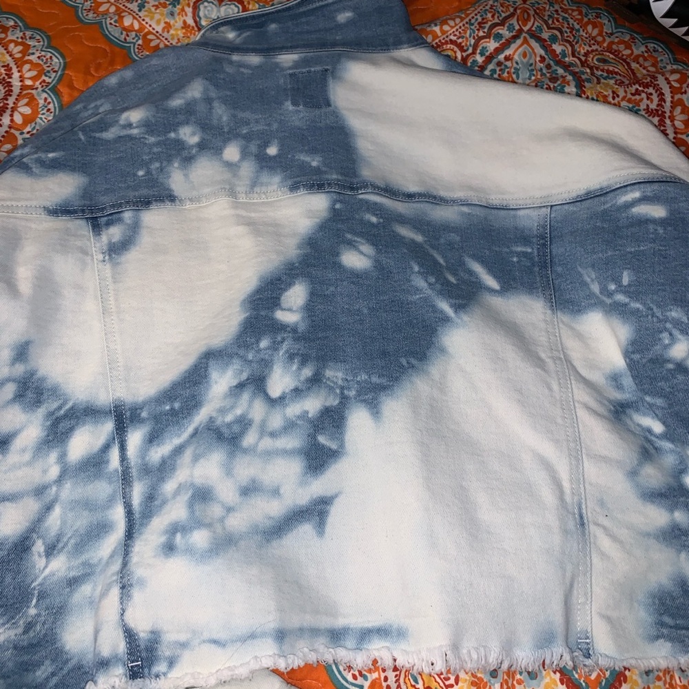 Jean jacket - Picture 2 of 4